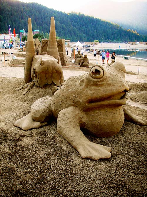 About to Hop Froggy Sand Sculpture
