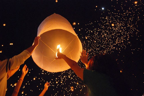 Really Creative Set of Sky Lanterns. 