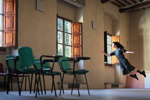 Girl Floats on Air in Yowayowa s Levitation Photography 