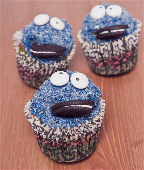 Cookie monster cute cupcake design inspiration