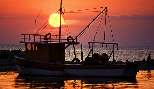 Beautiful orange sunset boats free wallpapers hi res high resolution