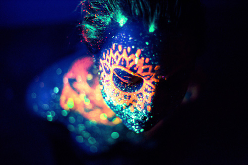 Daria Khoroshavina Black light photography