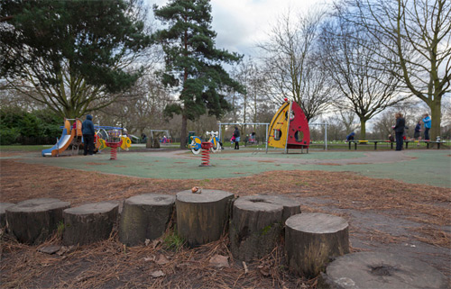 Slinkachu miniature street art featured