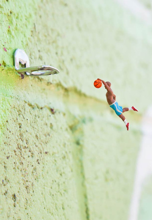 Slinkachu miniature street art featured