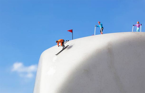 Slinkachu miniature street art featured