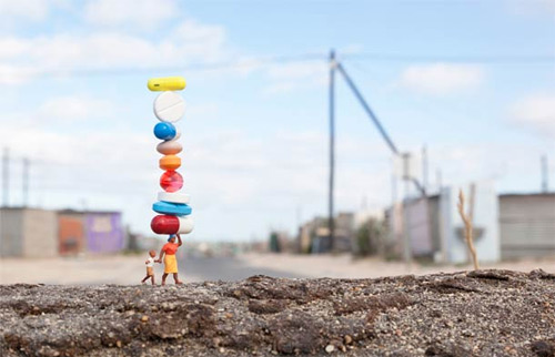 Slinkachu miniature street art featured